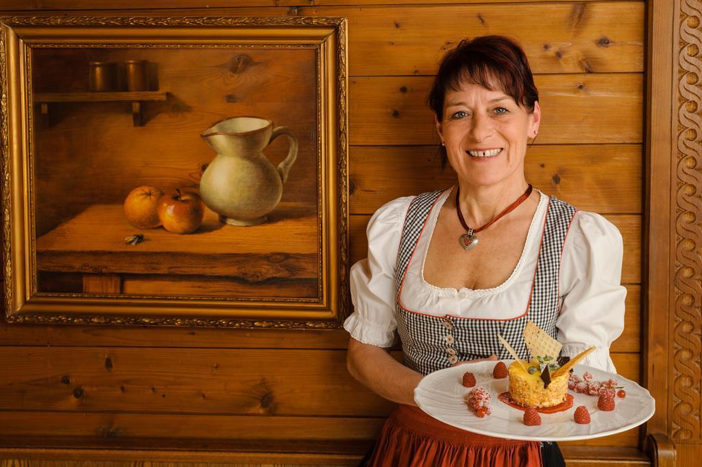 Landgasthof Zur Linde Laaben エクステリア 写真